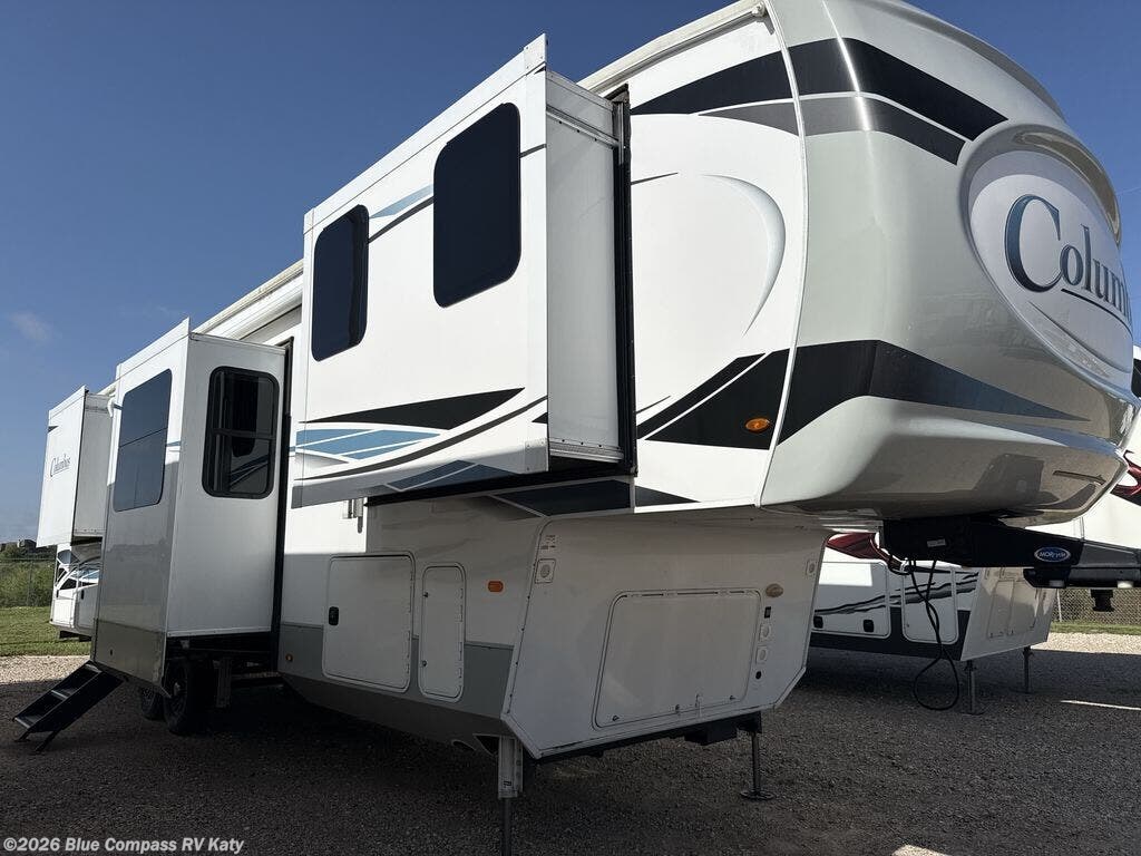 Used 2022 Palomino Columbus 388FK available in Katy, Texas