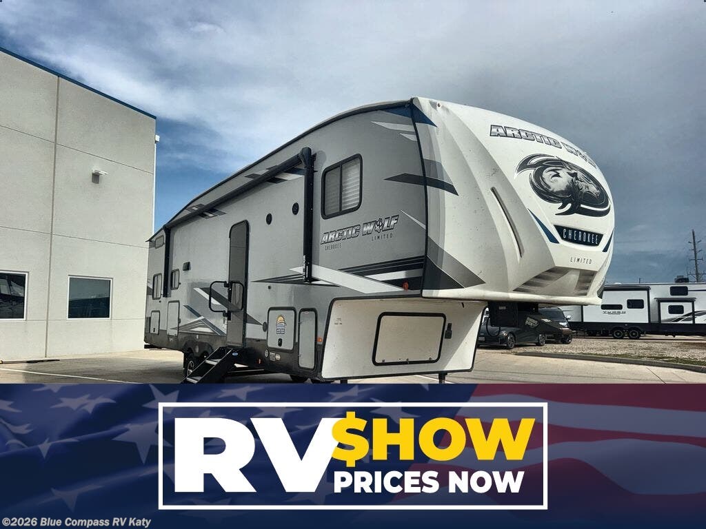 Used 2022 Forest River Cherokee Arctic Wolf 287BH available in Katy, Texas