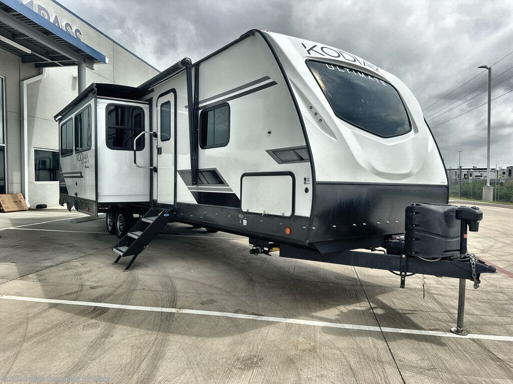 Used 2023 Dutchmen  Ultimate 3321 BHSL available in Katy, Texas