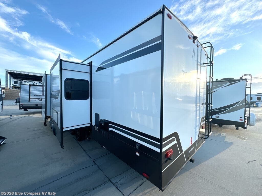 Used 2026  Grand Design Reflection 322FKTS by Grand Design from Blue Compass RV Katy in Katy, TX