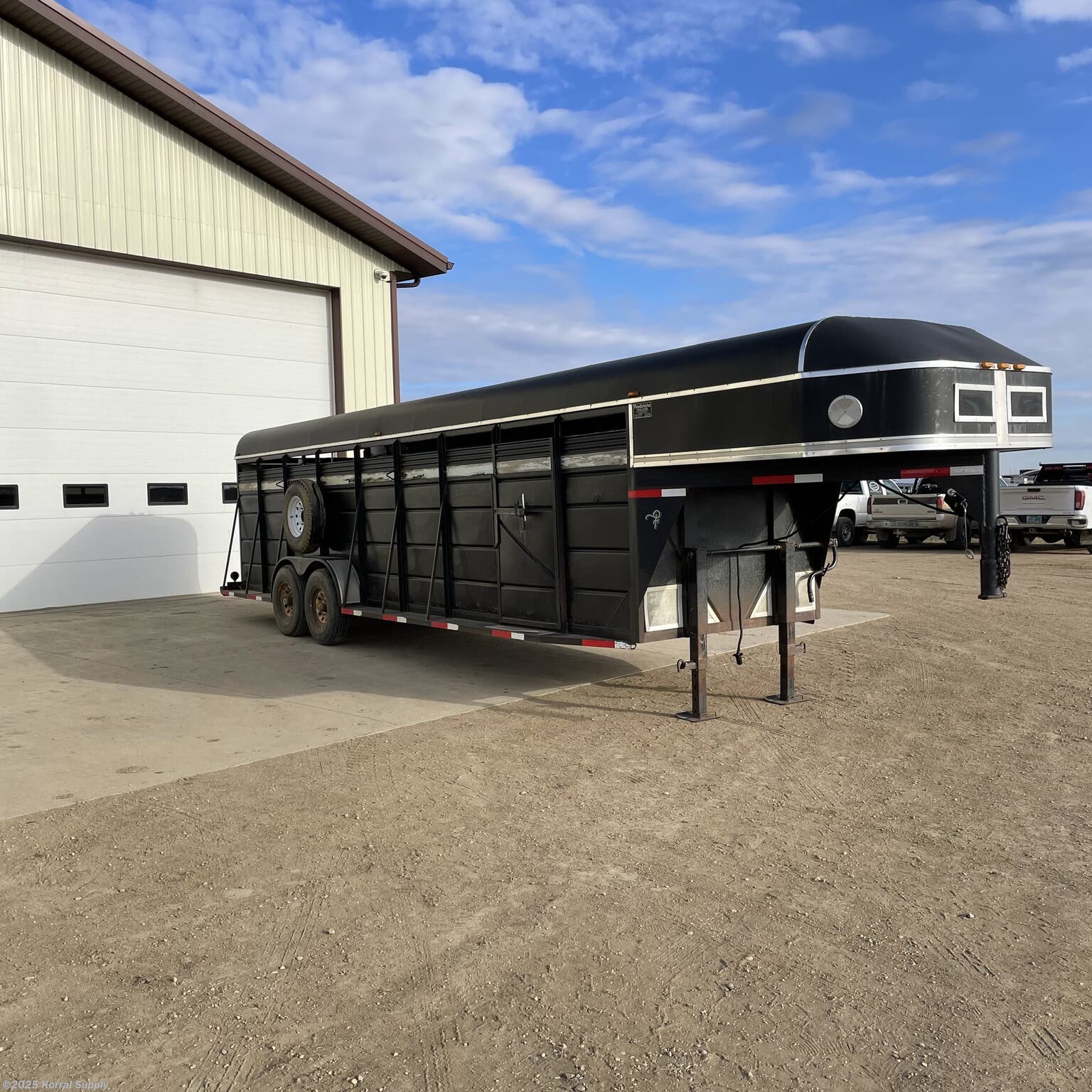 6x26 Cattle/Livestock Trailer for sale Used Ponderosa Trailers 26FT