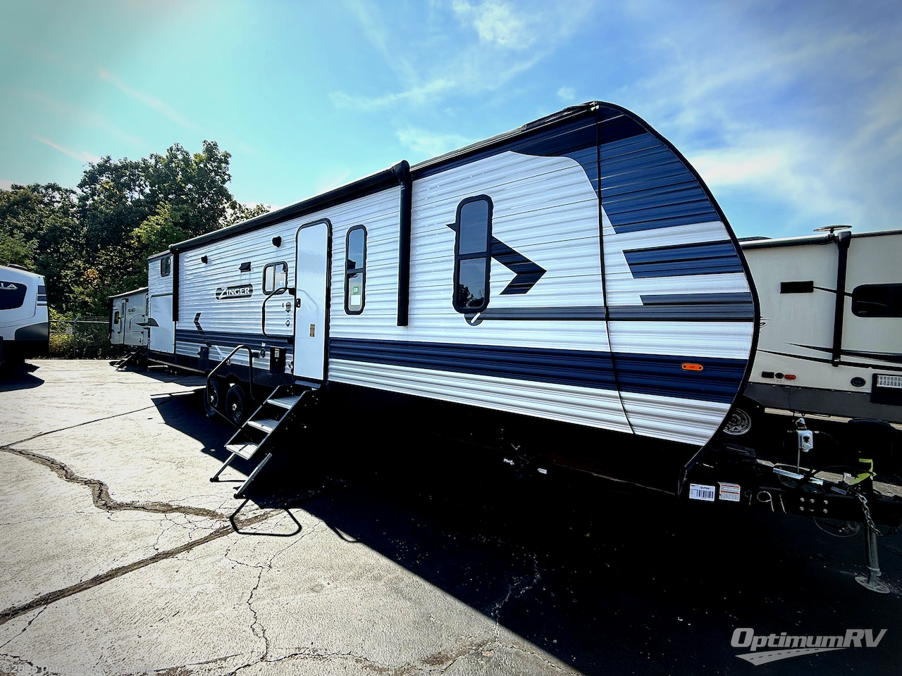 Used 2022 CrossRoads Zinger ZR340BH available in Festus, Missouri