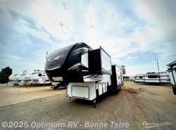 Used 2021 Keystone Avalanche 395BH available in Bonne Terre, Missouri