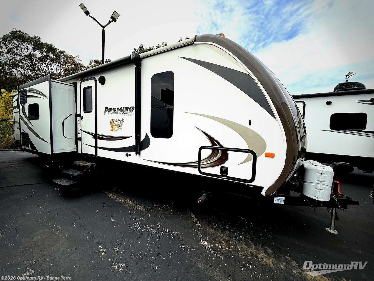 Used 2015 Keystone Premier Ultra Lite 34BHPR available in Bonne Terre, Missouri