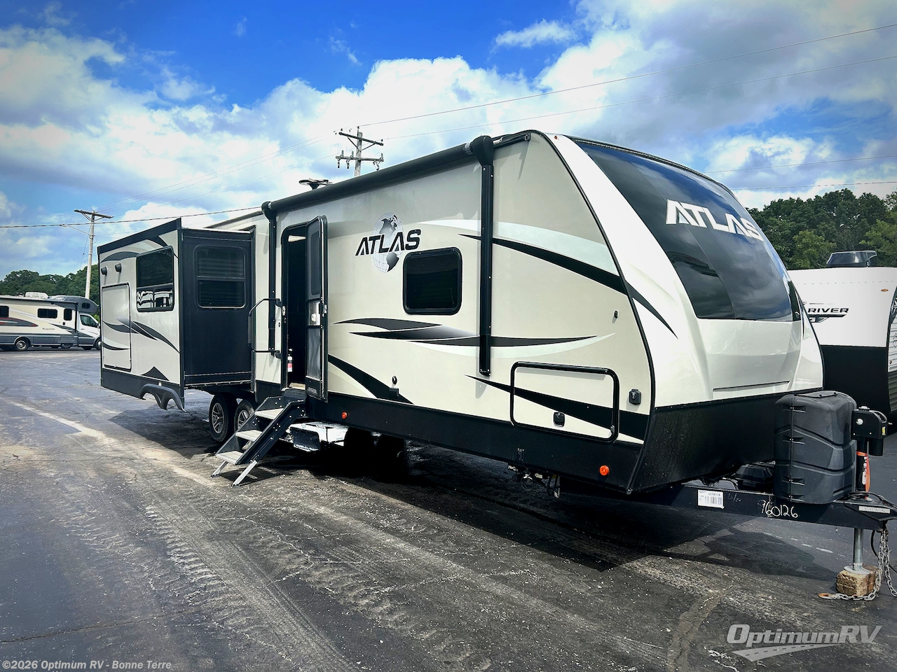 Used 2019 Dutchmen Atlas 3302RL available in Bonne Terre, Missouri