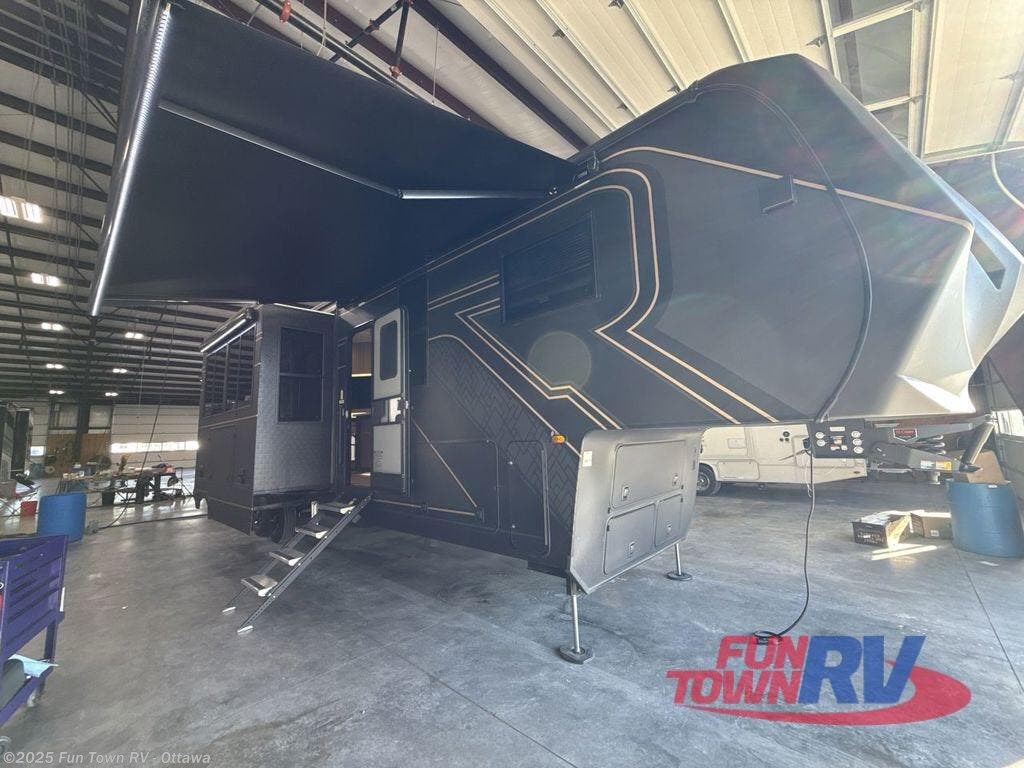 New 2026 Keystone Raptor 415 available in Ottawa, Kansas