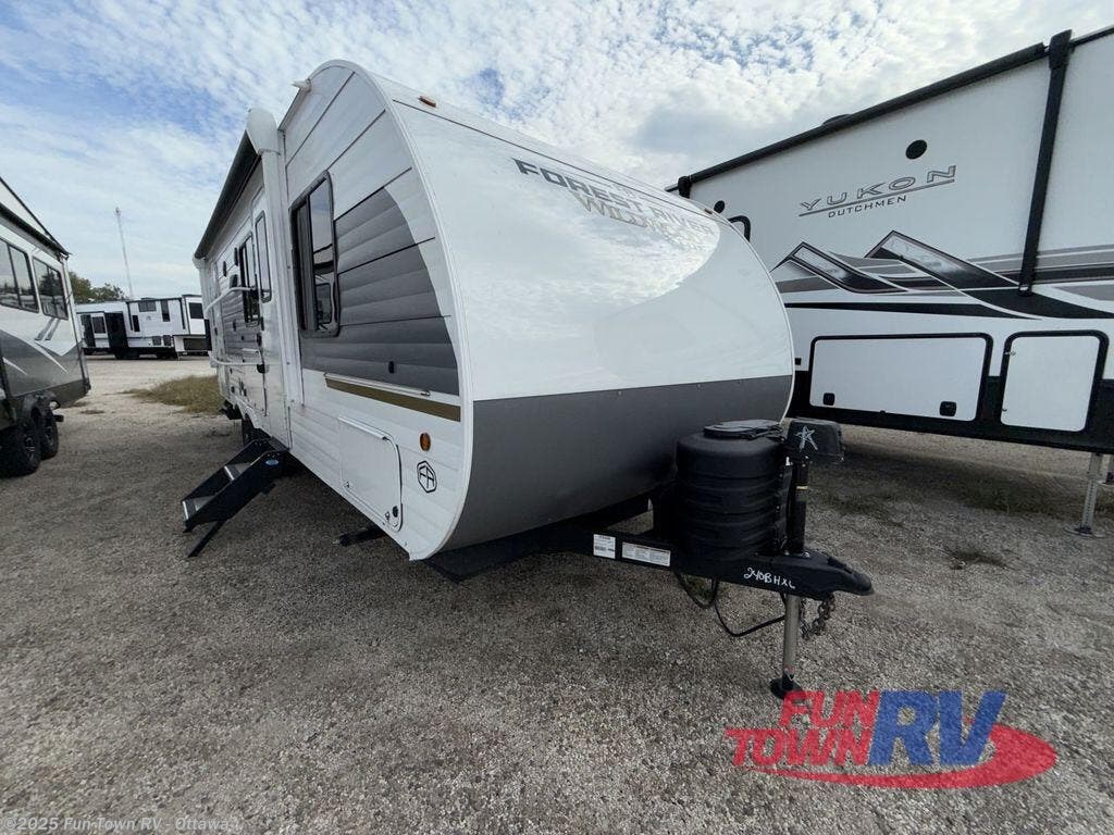 Used 2025 Forest River Wildwood X-Lite 240BHXL available in Ottawa, Kansas