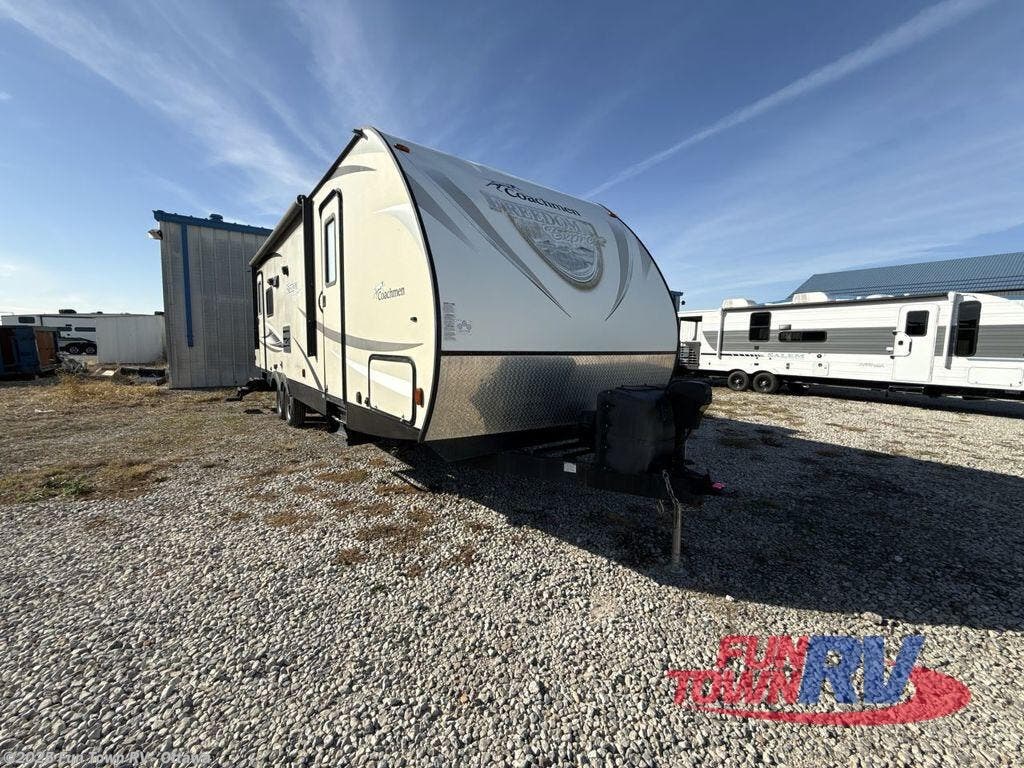 Used 2018 Coachmen Freedom Express 28.1SE available in Ottawa, Kansas