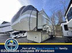 Used 2019 Jayco Pinnacle 36SSWS available in Newtown, Connecticut