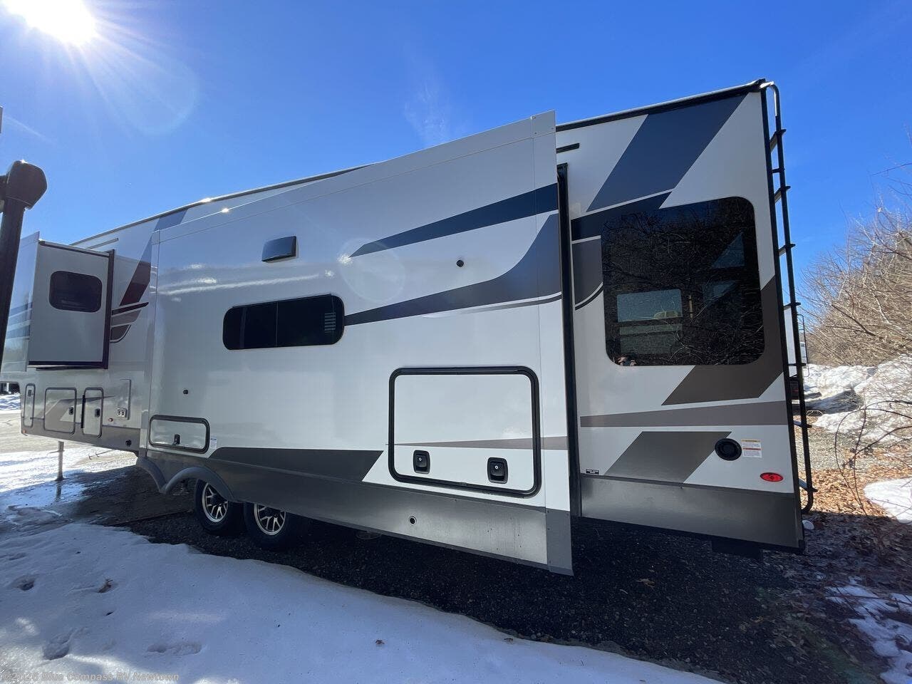 New 2026 Forest River Rockwood Signature 401SFB available in Newtown, Connecticut