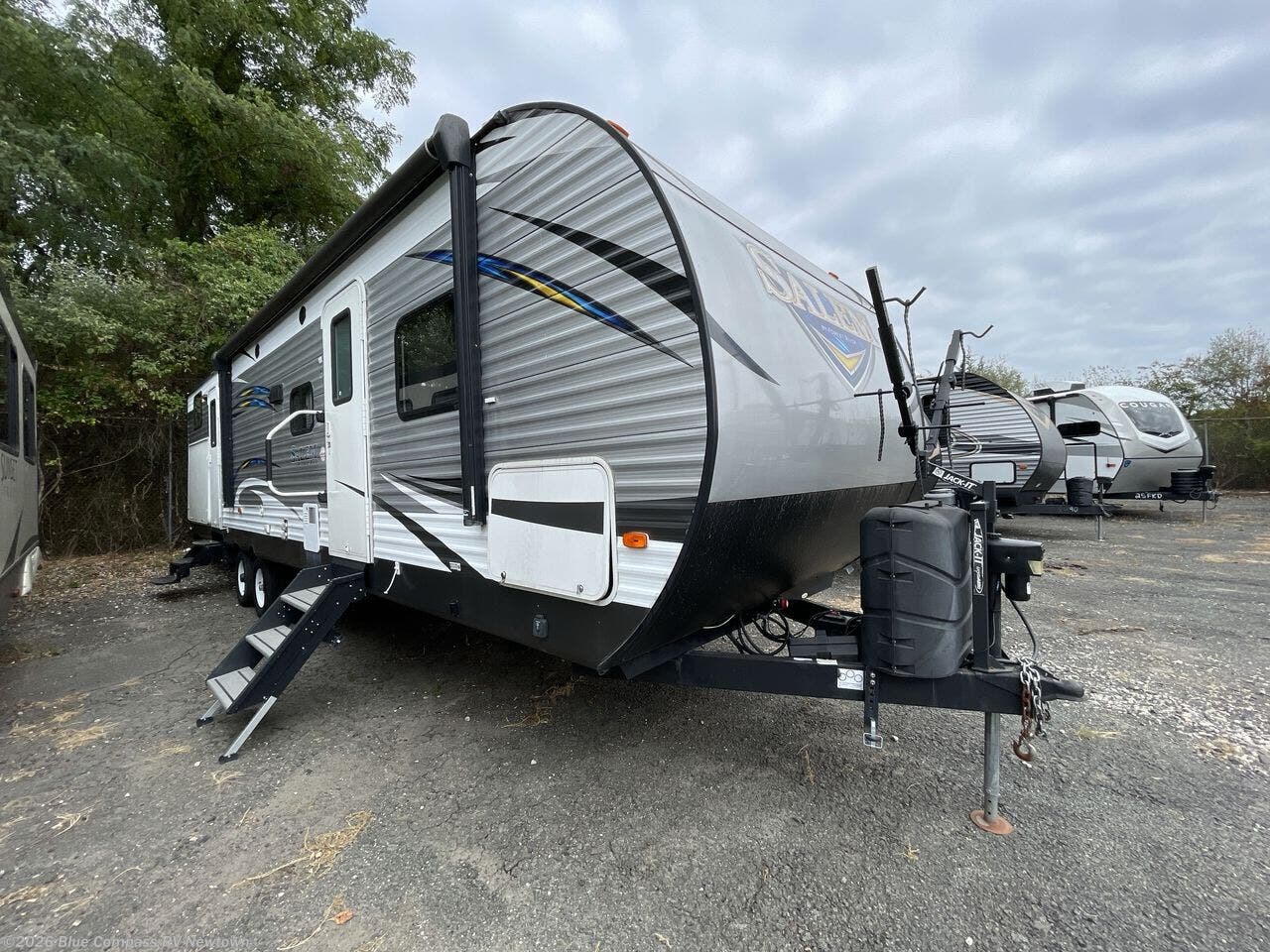 Used 2018 Forest River Salem 32BHDS available in Newtown, Connecticut