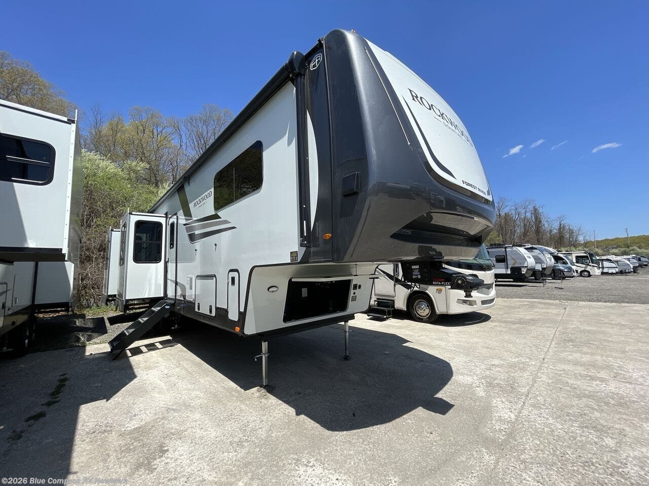New 2026 Forest River Rockwood Signature 404SRK available in Newtown, Connecticut