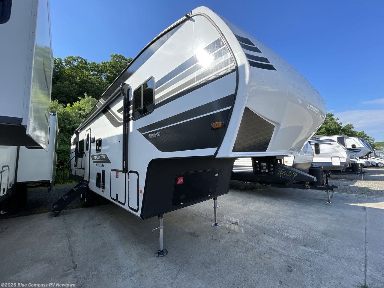 New 2026 Grand Design Reflection 100 Series 32BH available in Newtown, Connecticut