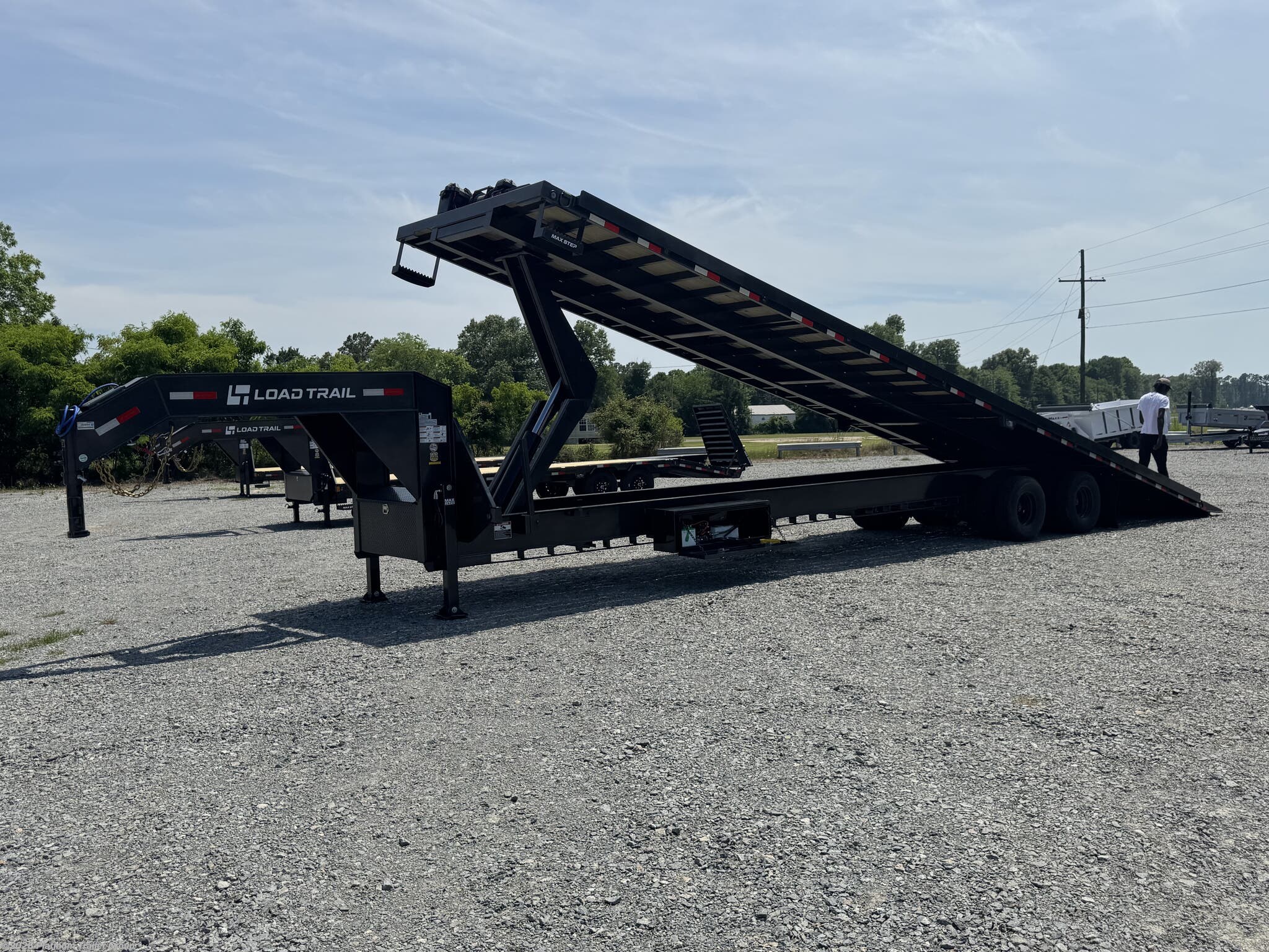 2026 Load Trail GT 102X40 25.9K GVWR 18K WINCH  EXTENDED RUB RAIL  HY