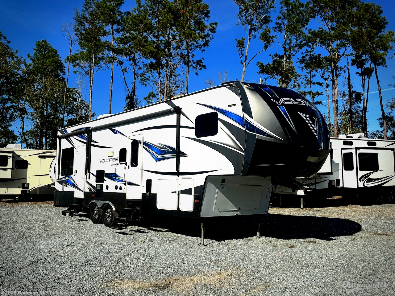 Used 2016 Dutchmen Voltage V-Series V3005 available in Tallahassee, Florida