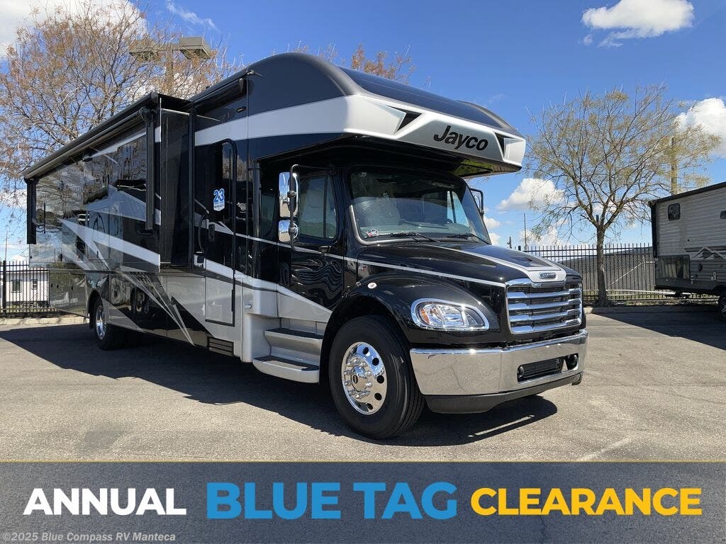 New 2025 Jayco Seneca 37M available in Manteca, California