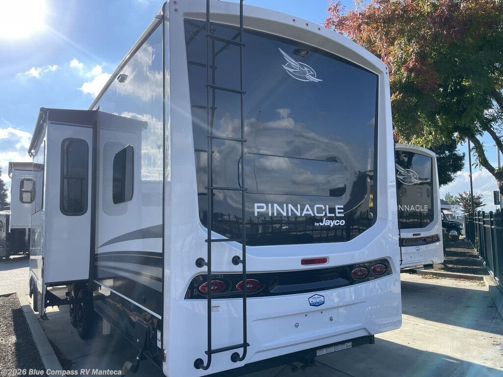 New 2026 Jayco Pinnacle 38FBRK available in Manteca, California