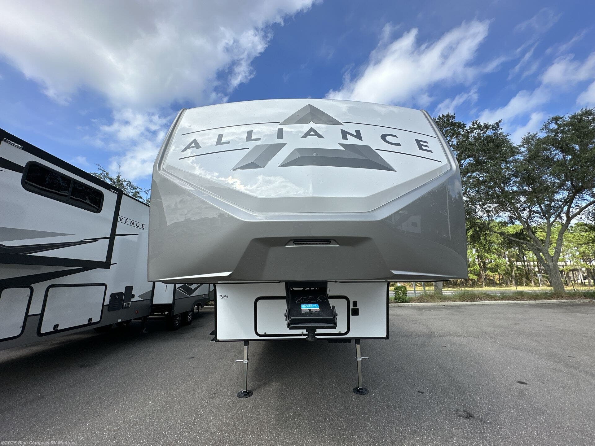 New 2026 Alliance RV Avenue 32RLS available in Manteca, California