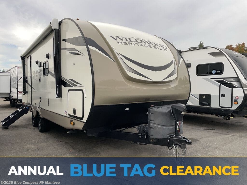 Used 2022 Forest River Wildwood Heritage Glen Hyper-Lyte 22RBHL available in Manteca, California