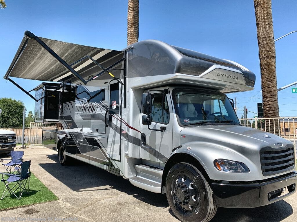 New 2026 Entegra Coach Accolade 37K available in Bakersfield, California