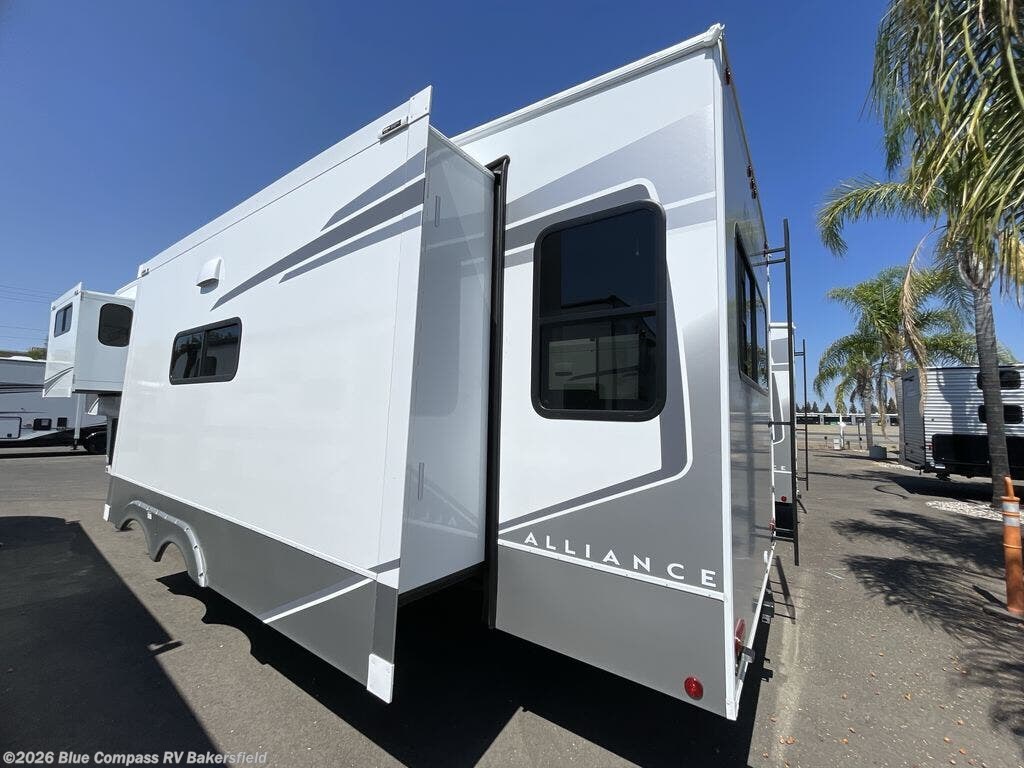 New 2026 Alliance RV Avenue 32RLS available in Bakersfield, California