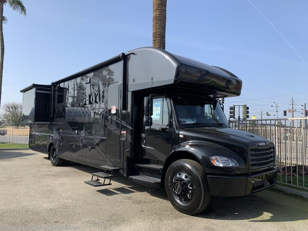 New 2026 Entegra Coach Accolade 37K available in Bakersfield, California
