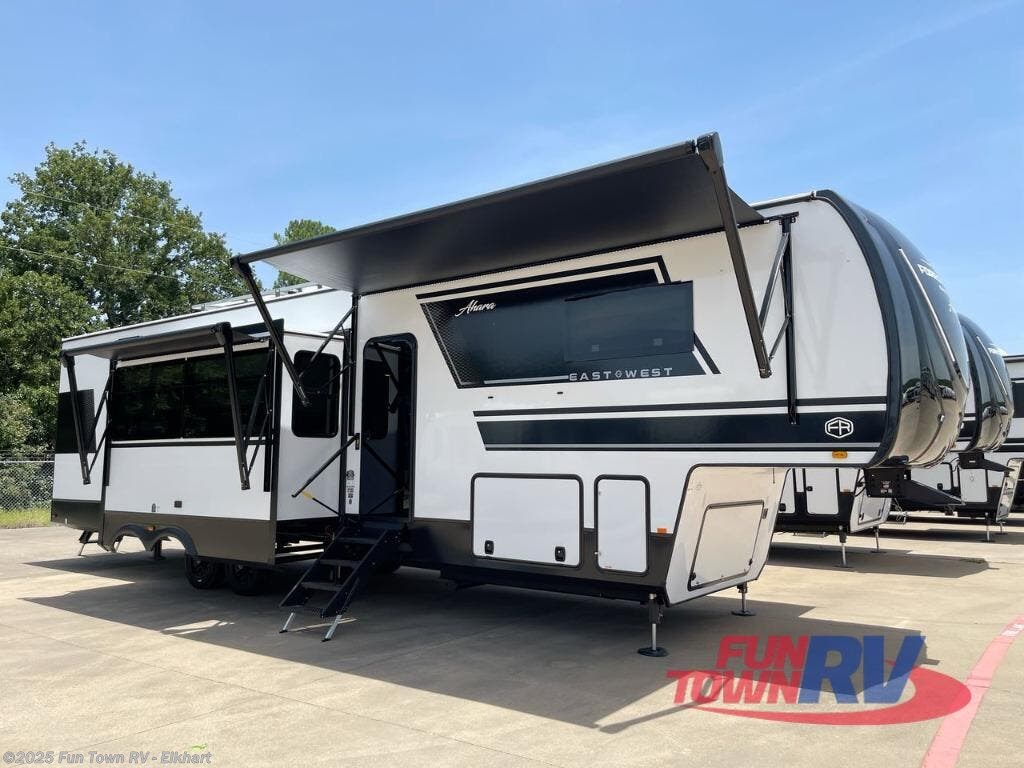 New 2026 East to West Ahara 390DS available in Elkhart, Indiana