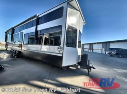 New 2025 Forest River Salem Grand Villa 42VERANDA available in Elkhart, Indiana