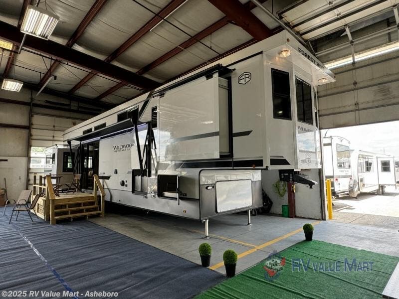 New 2026 Forest River Wildwood Heritage Glen ROOST43 available in Franklinville, North Carolina