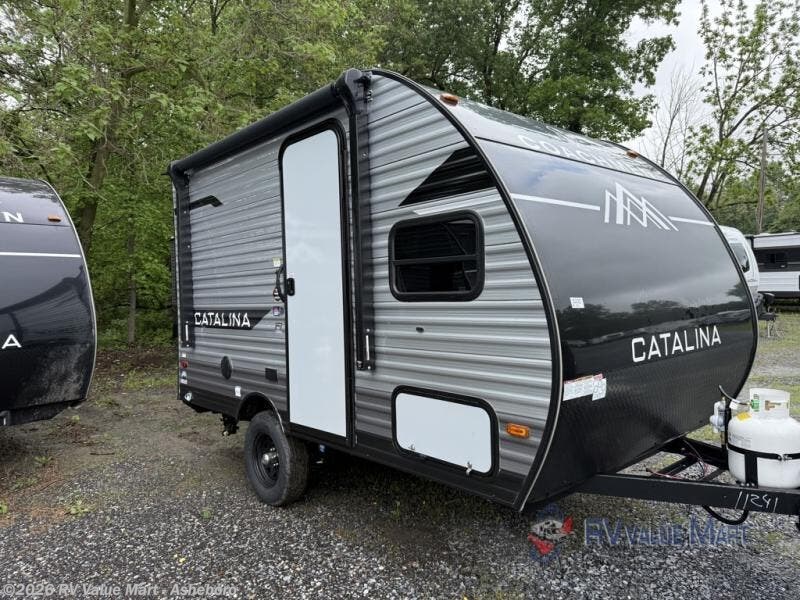 New 2025 Coachmen Catalina Summit Series 7 134RKX available in Franklinville, North Carolina