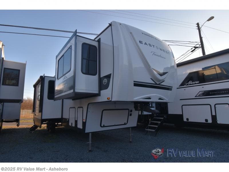 New 2026 East to West Tandara 390FL available in Franklinville, North Carolina