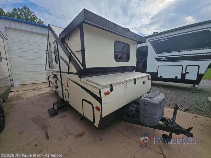 Used 2016 Forest River Flagstaff Hard Side High Wall Series 21DMHW available in Franklinville, North Carolina