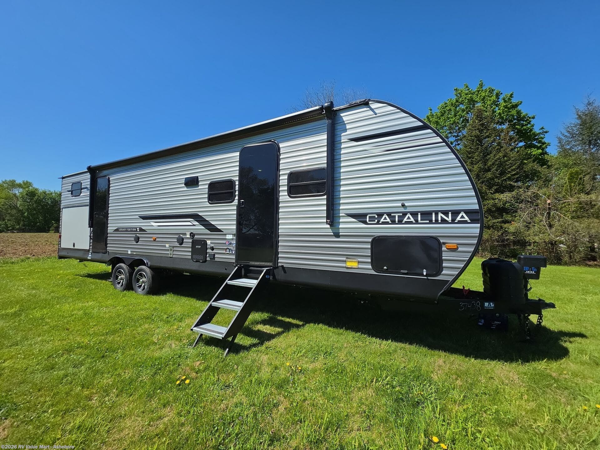 New 2026 Coachmen Catalina Legacy Edition 323BHDSCK available in Franklinville, North Carolina