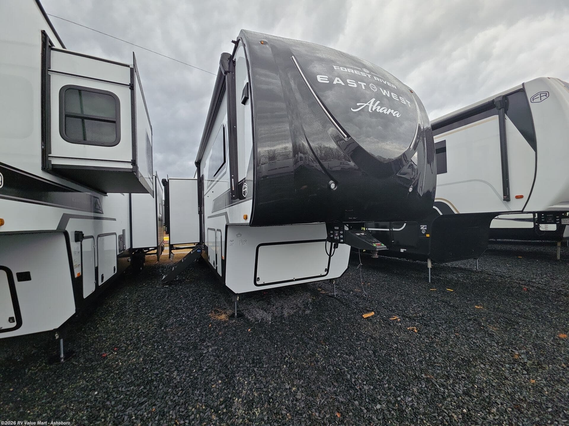 New 2026 East to West Ahara 385DS available in Franklinville, North Carolina