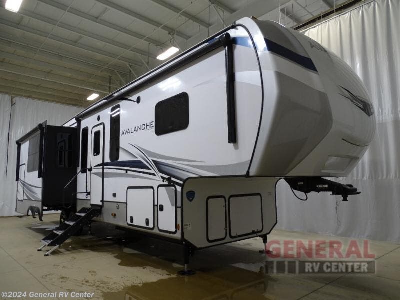 2023 Keystone Avalanche 338GK RV for Sale in Fort Pierce, FL 34982