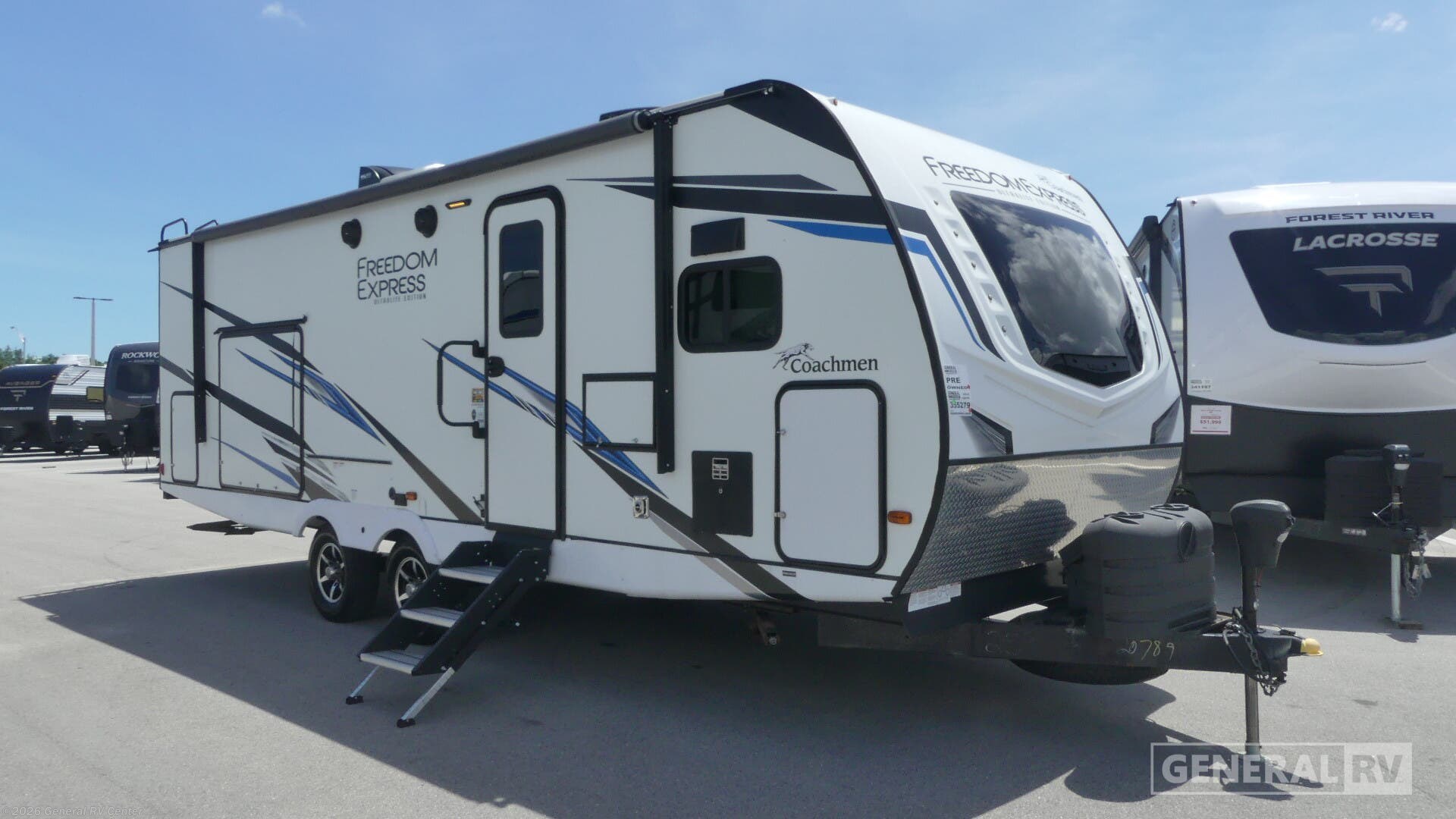 Used 2022 Coachmen Freedom Express Ultra Lite 259FKDS available in Fort Pierce, Florida
