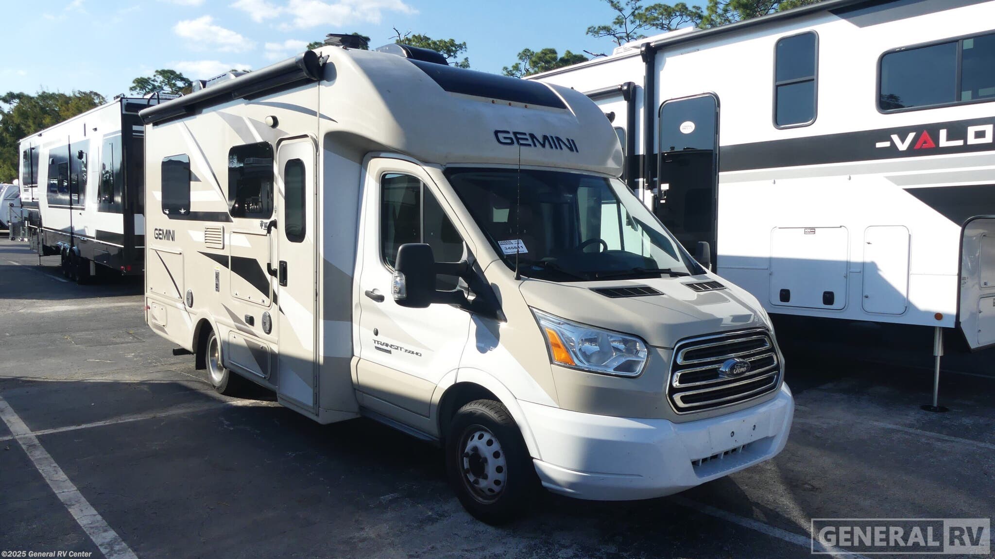Used 2017 Thor Motor Coach Gemini 23TK available in Fort Myers, Florida