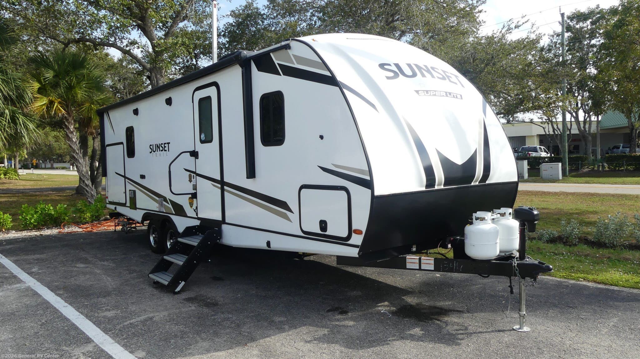Used 2022 CrossRoads Sunset Trail Super Lite Series SS253RB available in Fort Myers, Florida