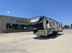 Used 2015 Keystone Alpine 3535RE available in Cleburne, Texas