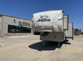 Used 2018 Jayco Eagle 30.5 MBOK available in Cleburne, Texas