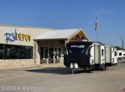 Used 2017 Heartland Mallard 325 available in Cleburne, Texas