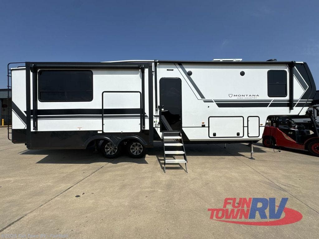 New 2026 Keystone Montana High Country 325RK available in Fairfield, Texas