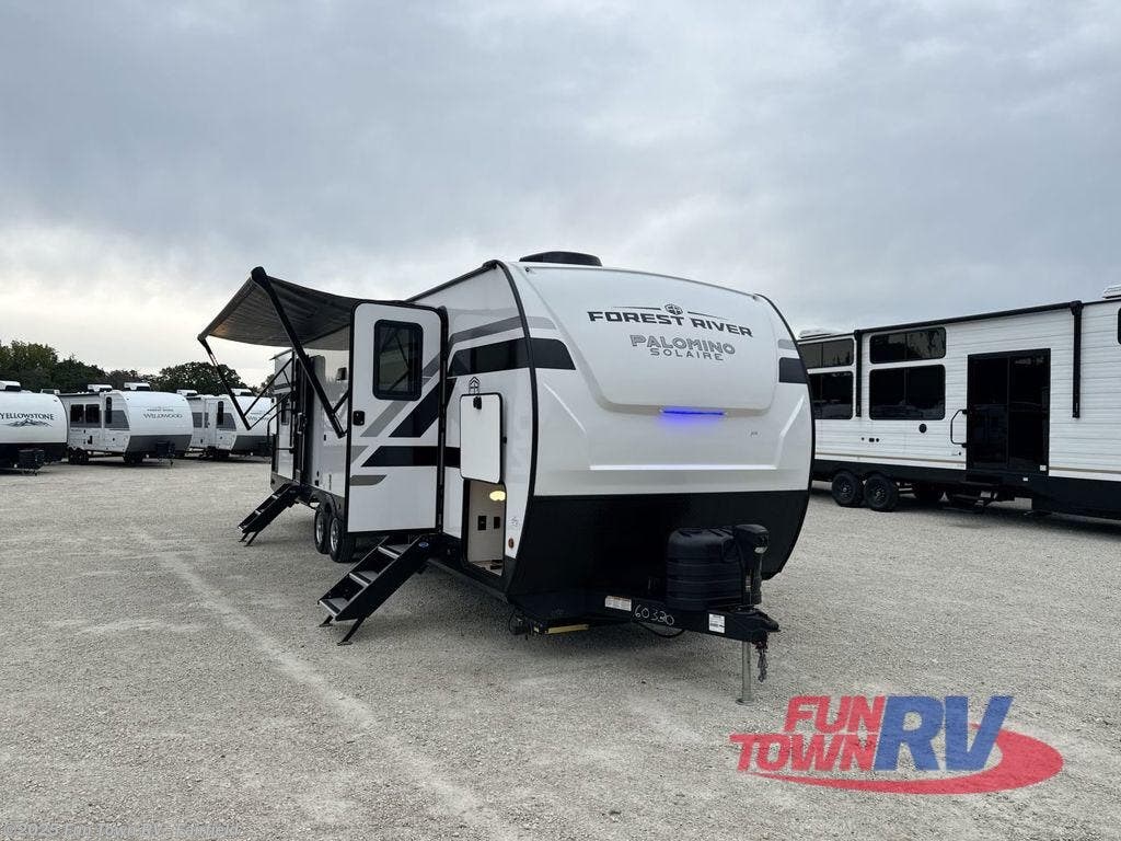 Used 2025 Palomino Solaire 3150TBSS available in Fairfield, Texas