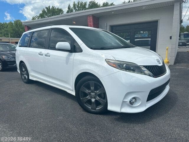 Used 2017 Toyota  Sienna SE Minivan 4D available in Virginia Beach, Virginia