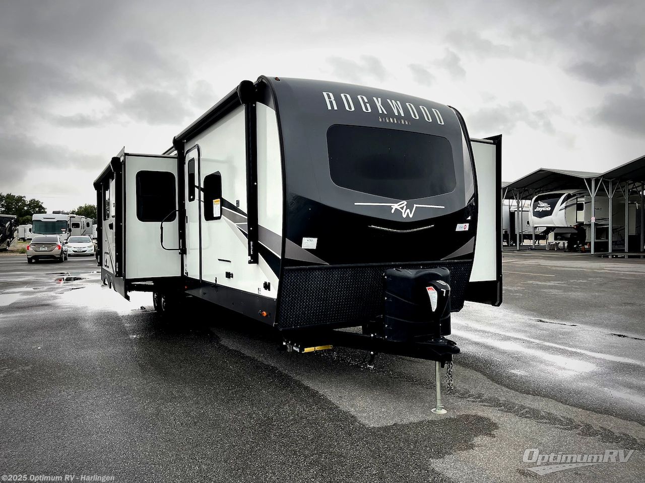 Used 2023 Forest River Rockwood Signature 8336BH available in La Feria, Texas