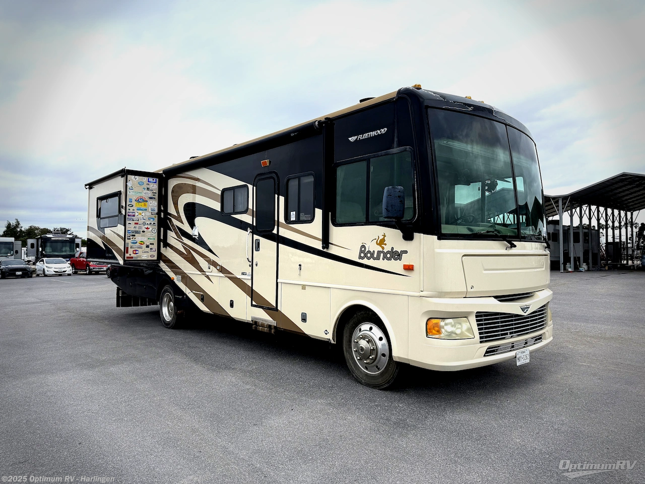 Used 2008 Fleetwood Bounder 35E available in La Feria, Texas