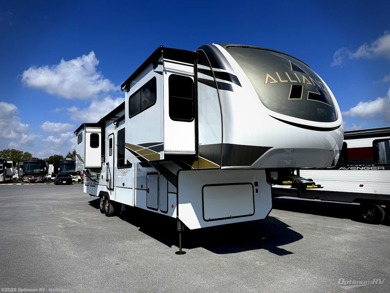 Used 2022 Skyline Alliance Paradigm 385FL available in La Feria, Texas