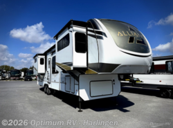 Used 2022 Skyline Alliance Paradigm 385FL available in La Feria, Texas