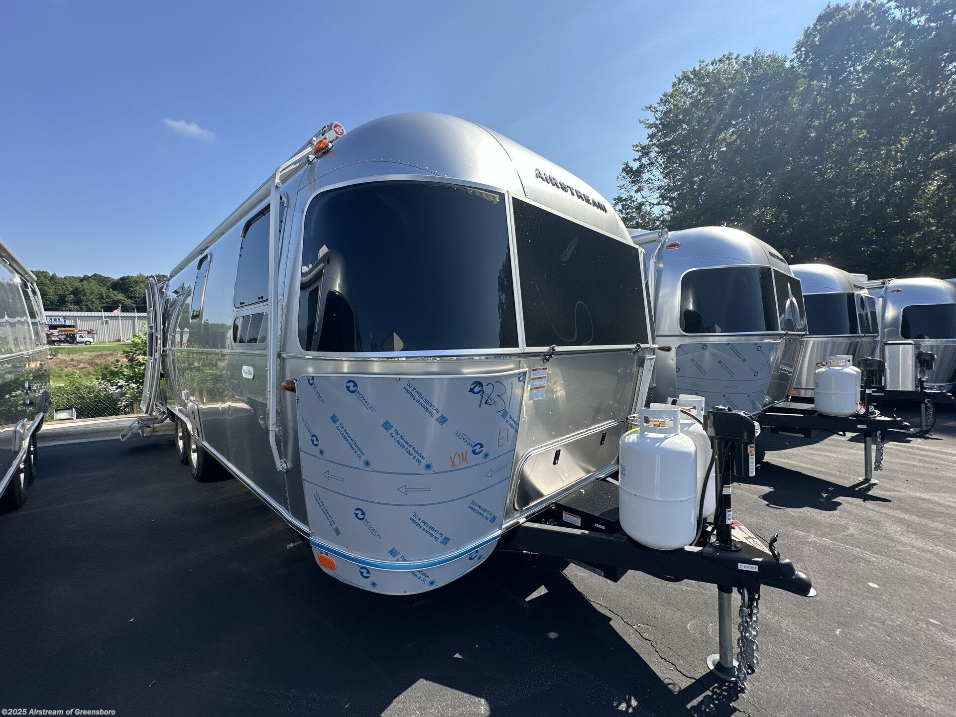 New 2026 Airstream Flying Cloud 27FB available in Colfax, North Carolina