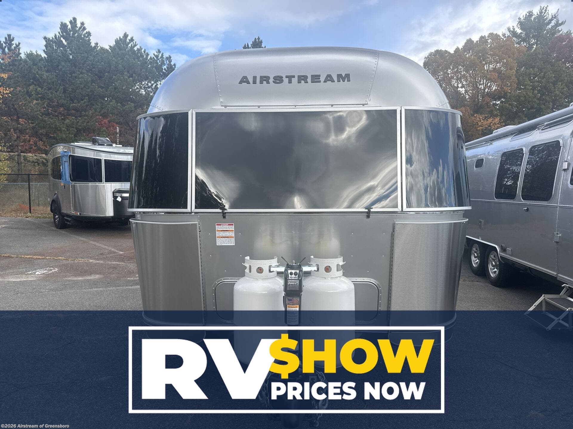 New 2026 Airstream Globetrotter 25FB Twin available in Colfax, North Carolina